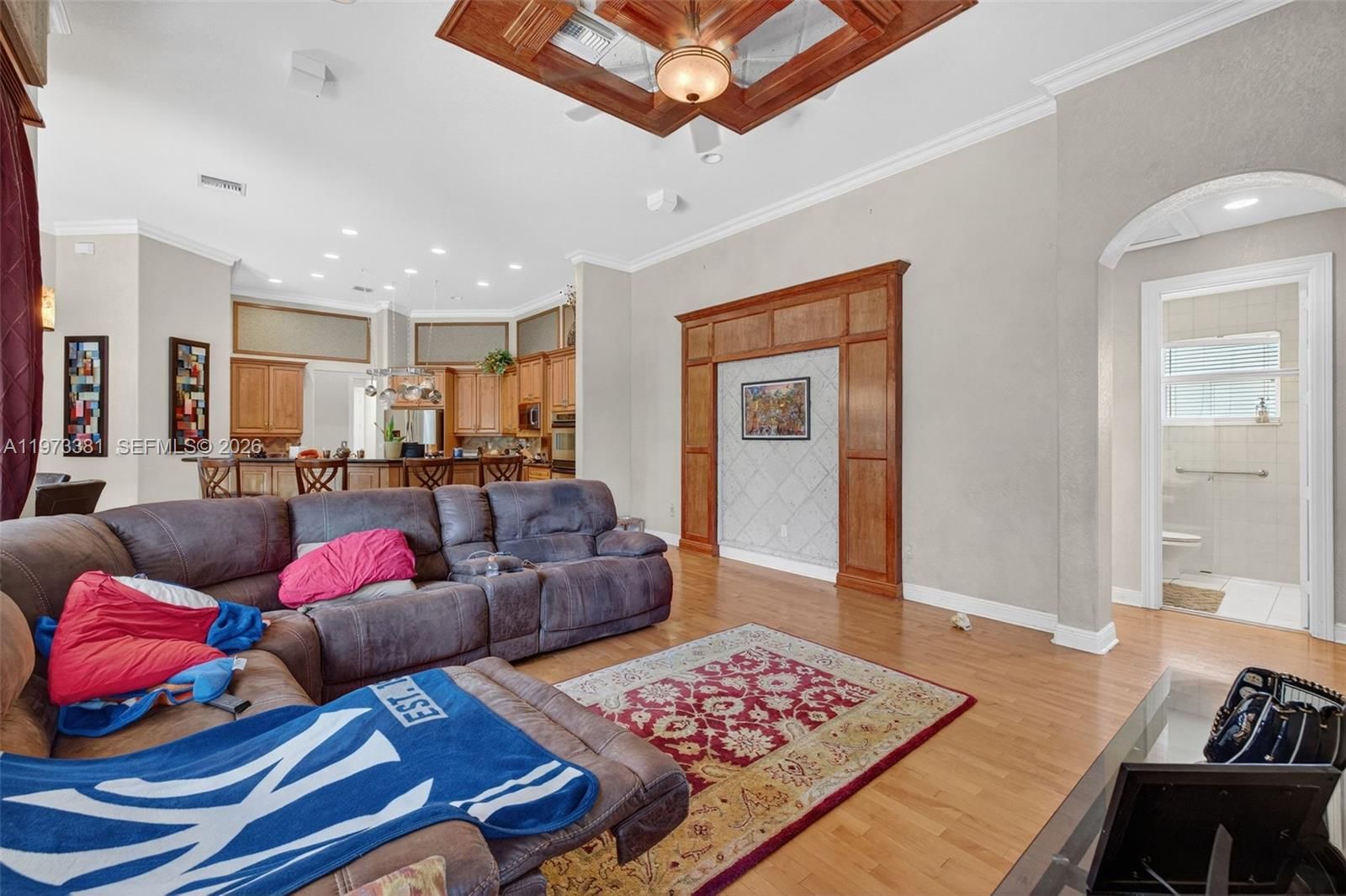 3792 CHURCHILL DOWNS DR - 27