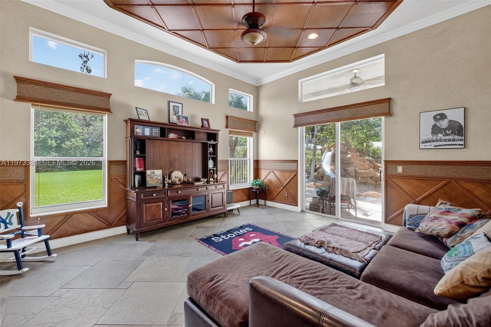 3792 CHURCHILL DOWNS DR - 28