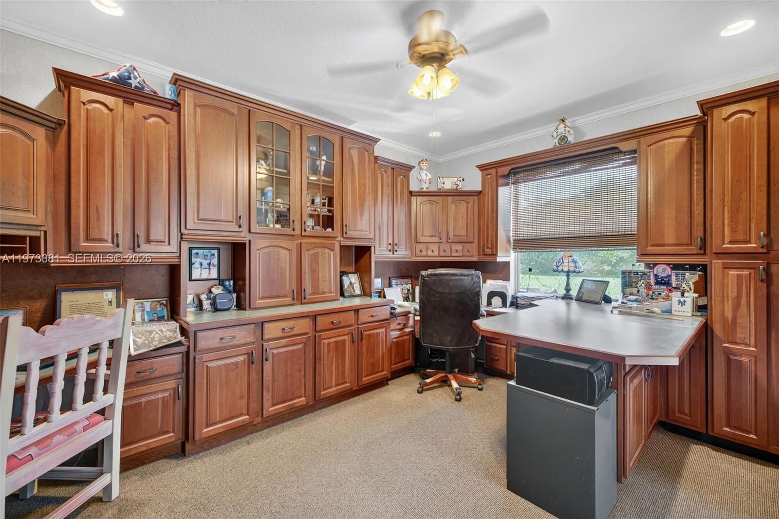 3792 CHURCHILL DOWNS DR - 32