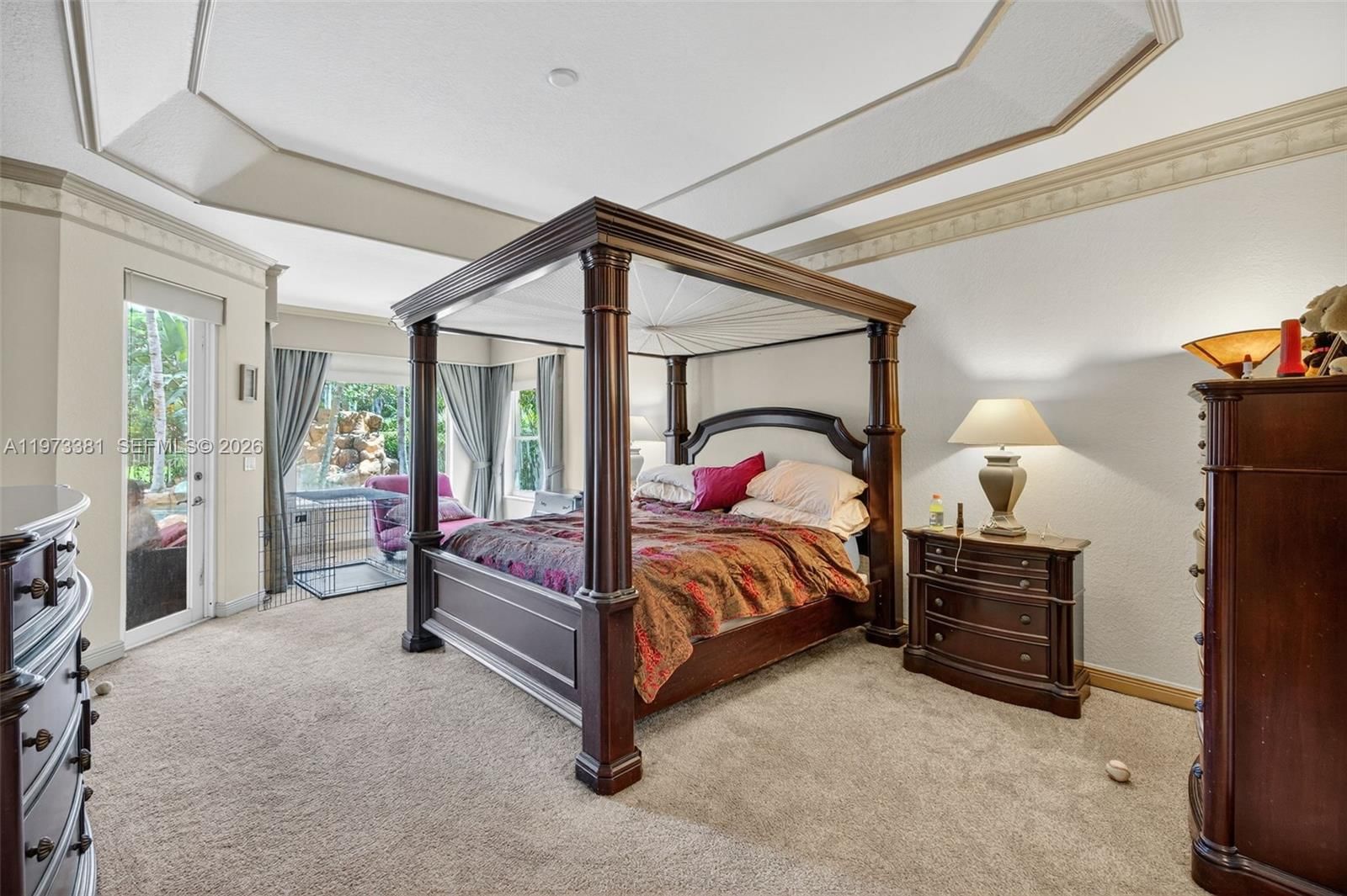 3792 CHURCHILL DOWNS DR - 37