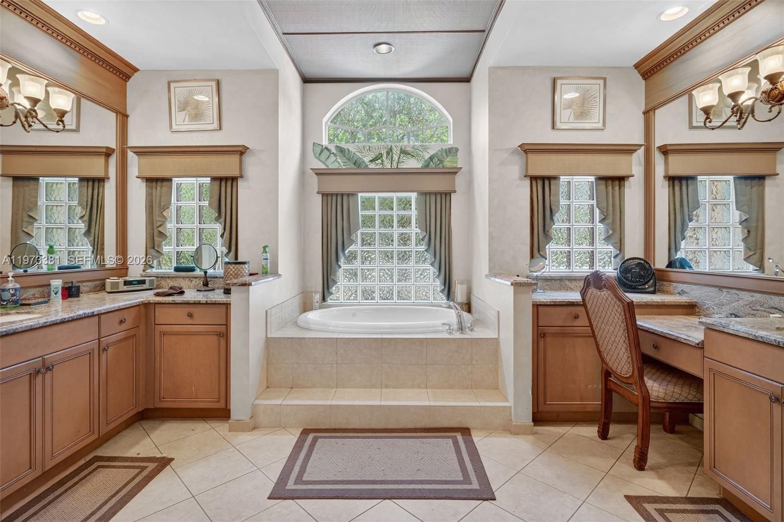 3792 CHURCHILL DOWNS DR - 43