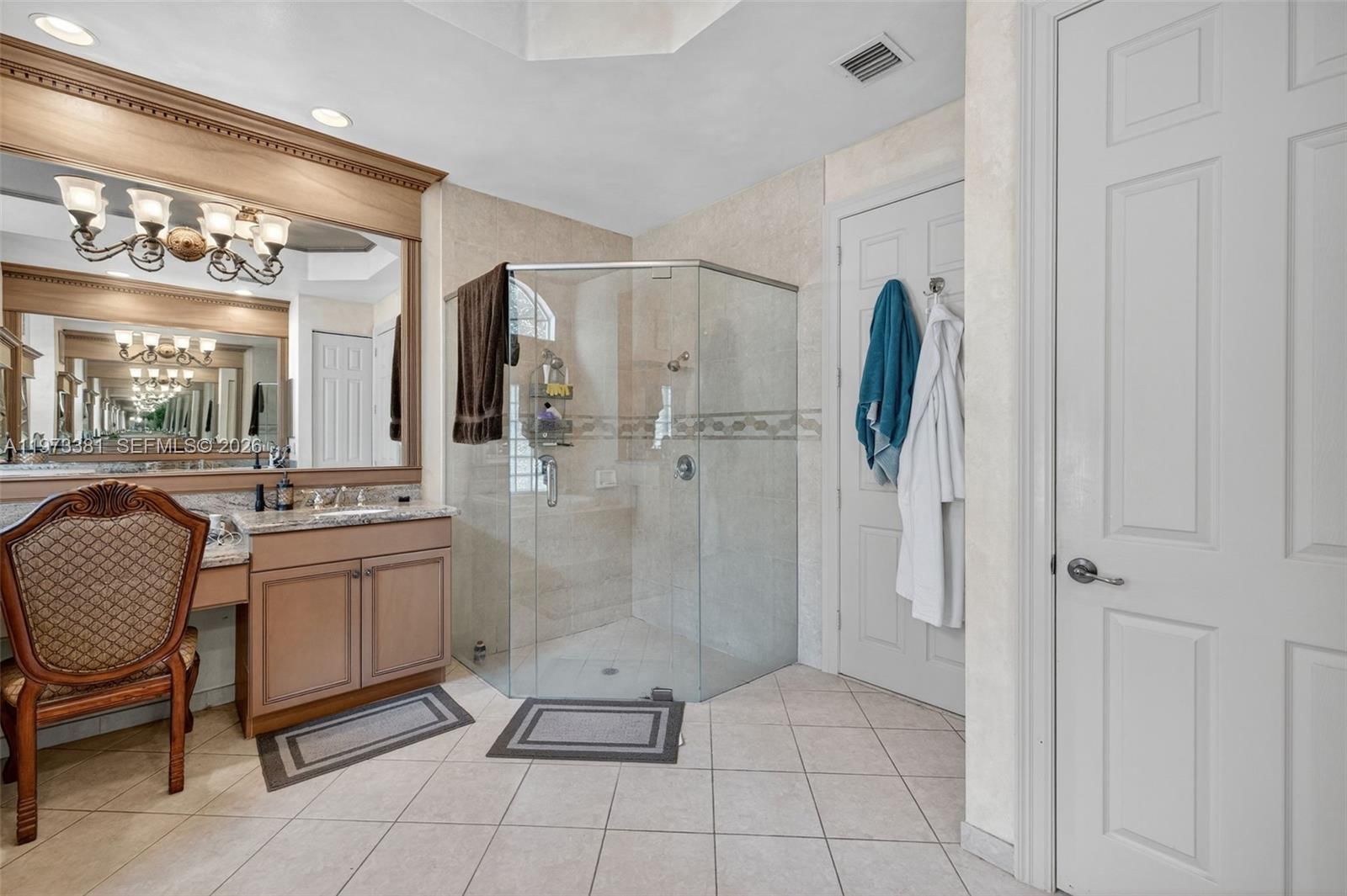 3792 CHURCHILL DOWNS DR - 46