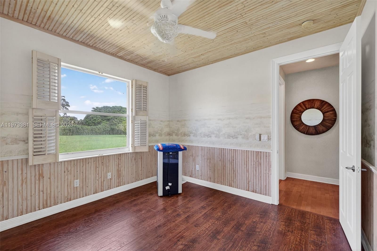 3792 CHURCHILL DOWNS DR - 49