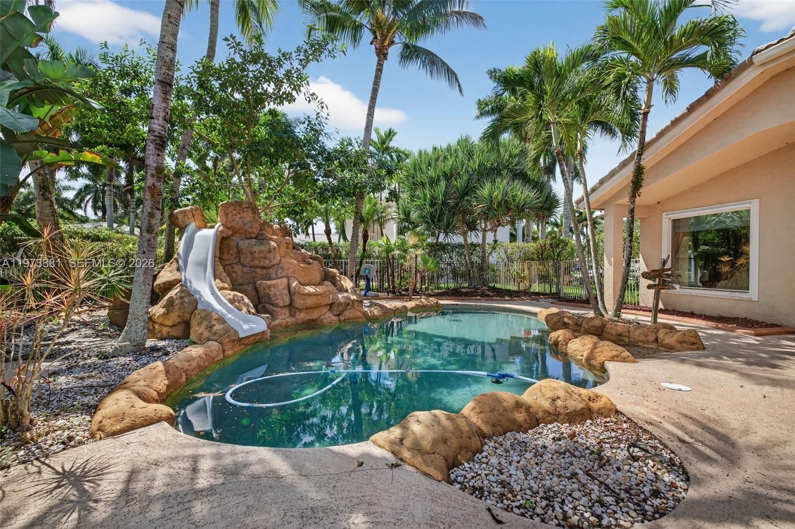 3792 CHURCHILL DOWNS DR - 62