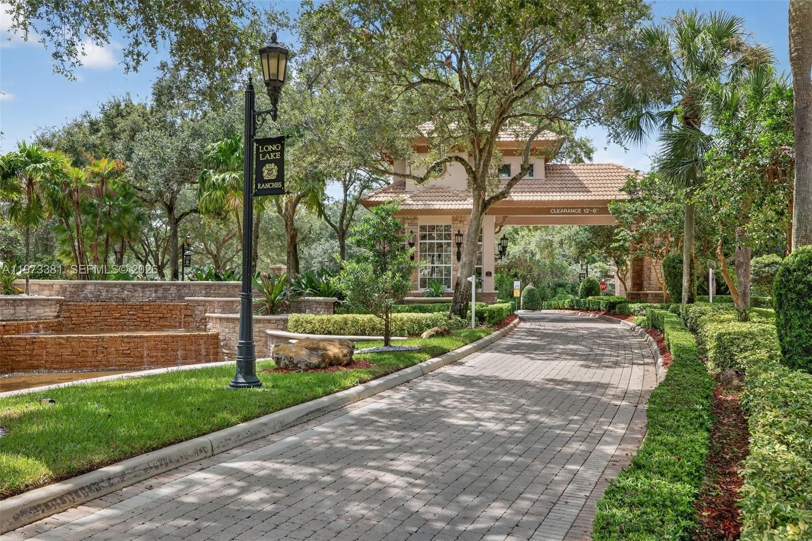 3792 CHURCHILL DOWNS DR - 79