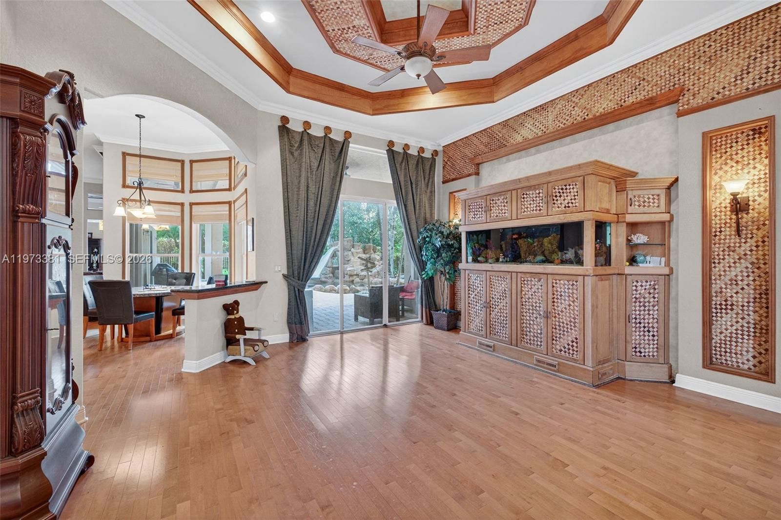 3792 CHURCHILL DOWNS DR - 8