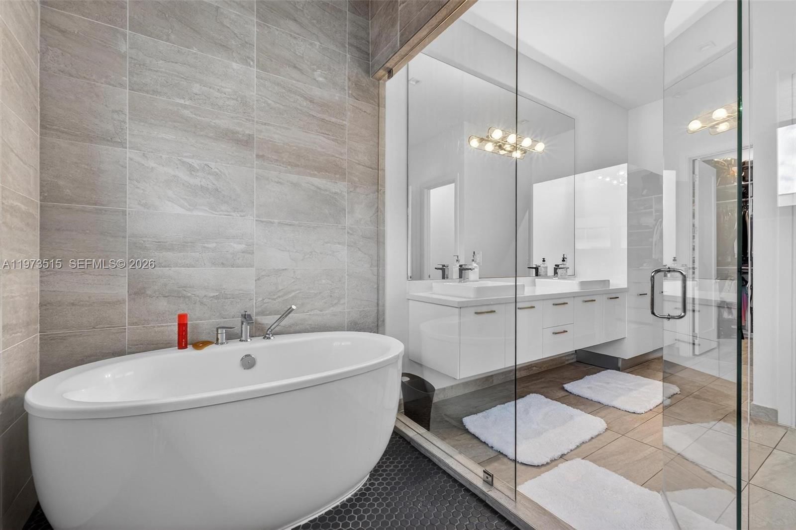 8126 NW 48th Ter - 48