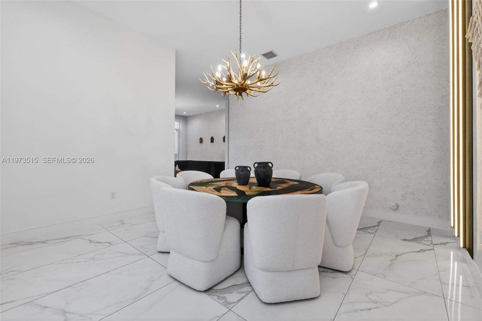 8126 NW 48th Ter - 8