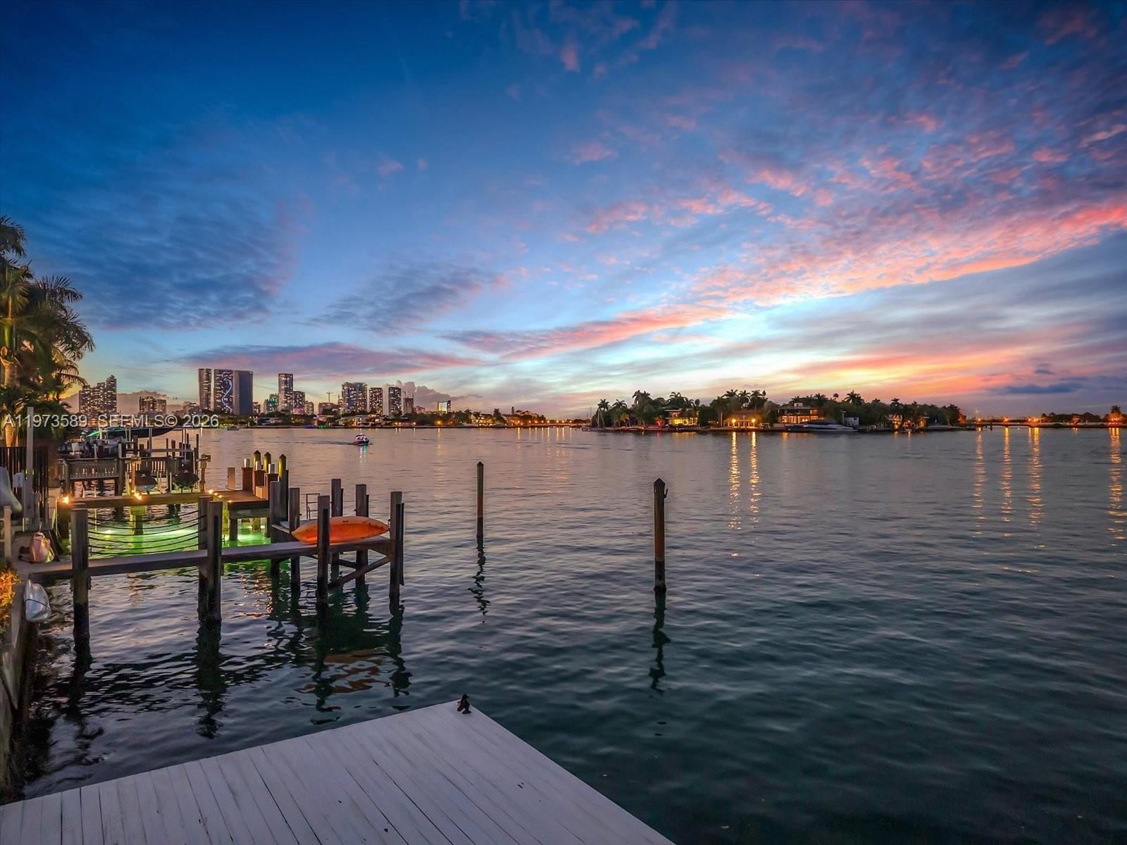 279 N Hibiscus Dr - 1