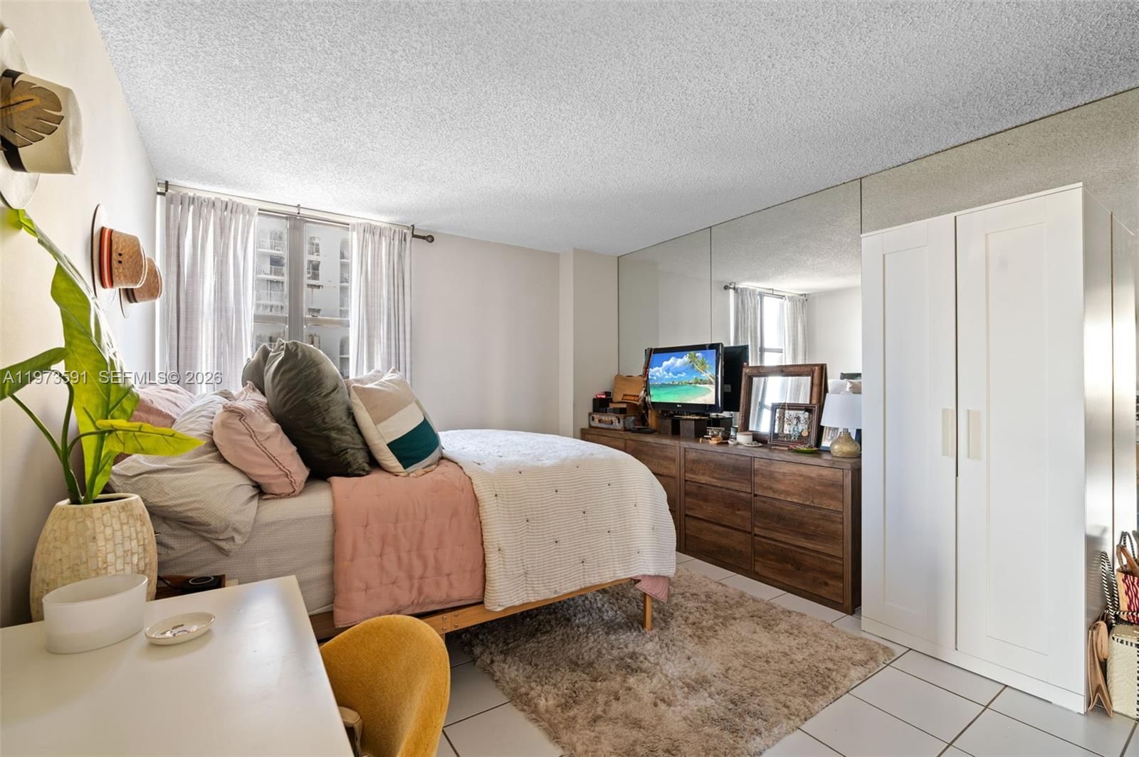 2555 COLLINS AVE, Unit 1002 - 14