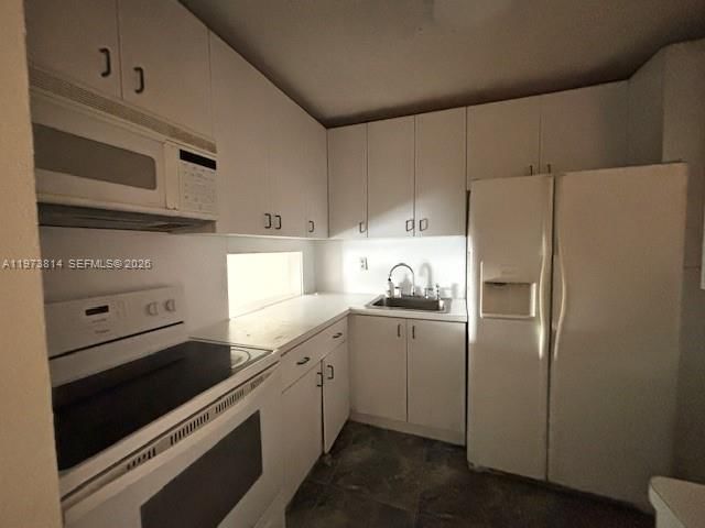 140 Royal Palm Rd, Unit 202 - 4