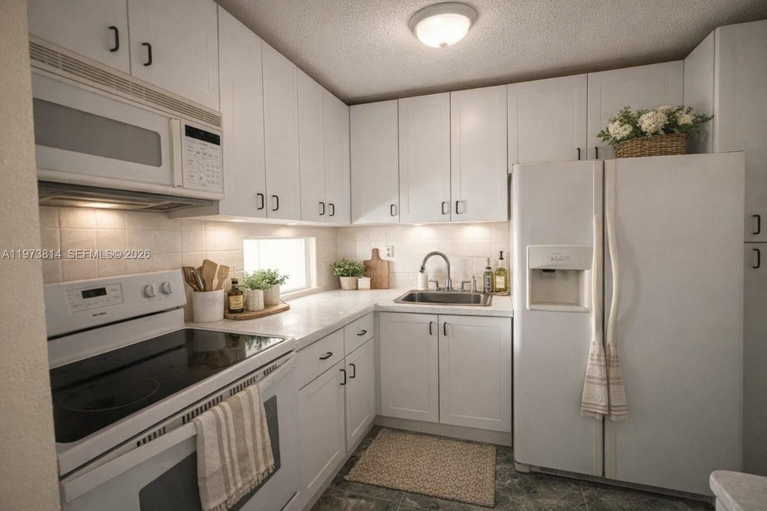 140 Royal Palm Rd, Unit 202 - 5