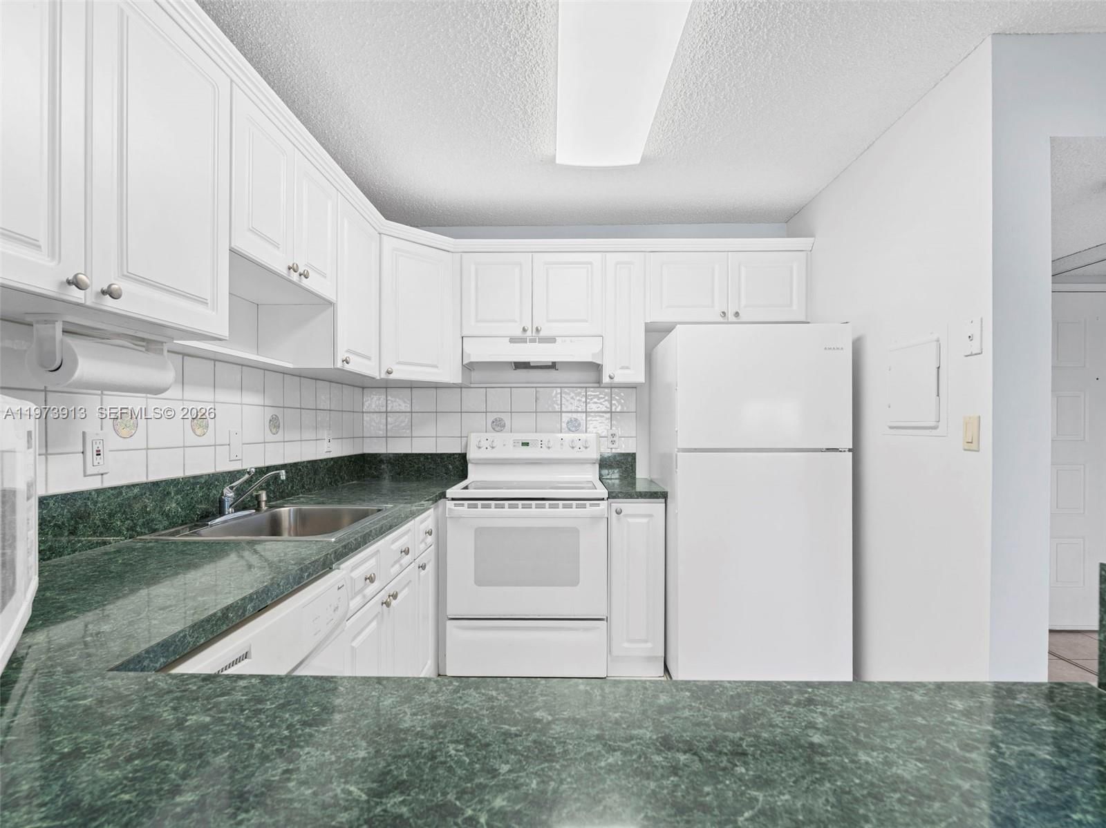 8005 Lake Dr, Unit 408 - 11