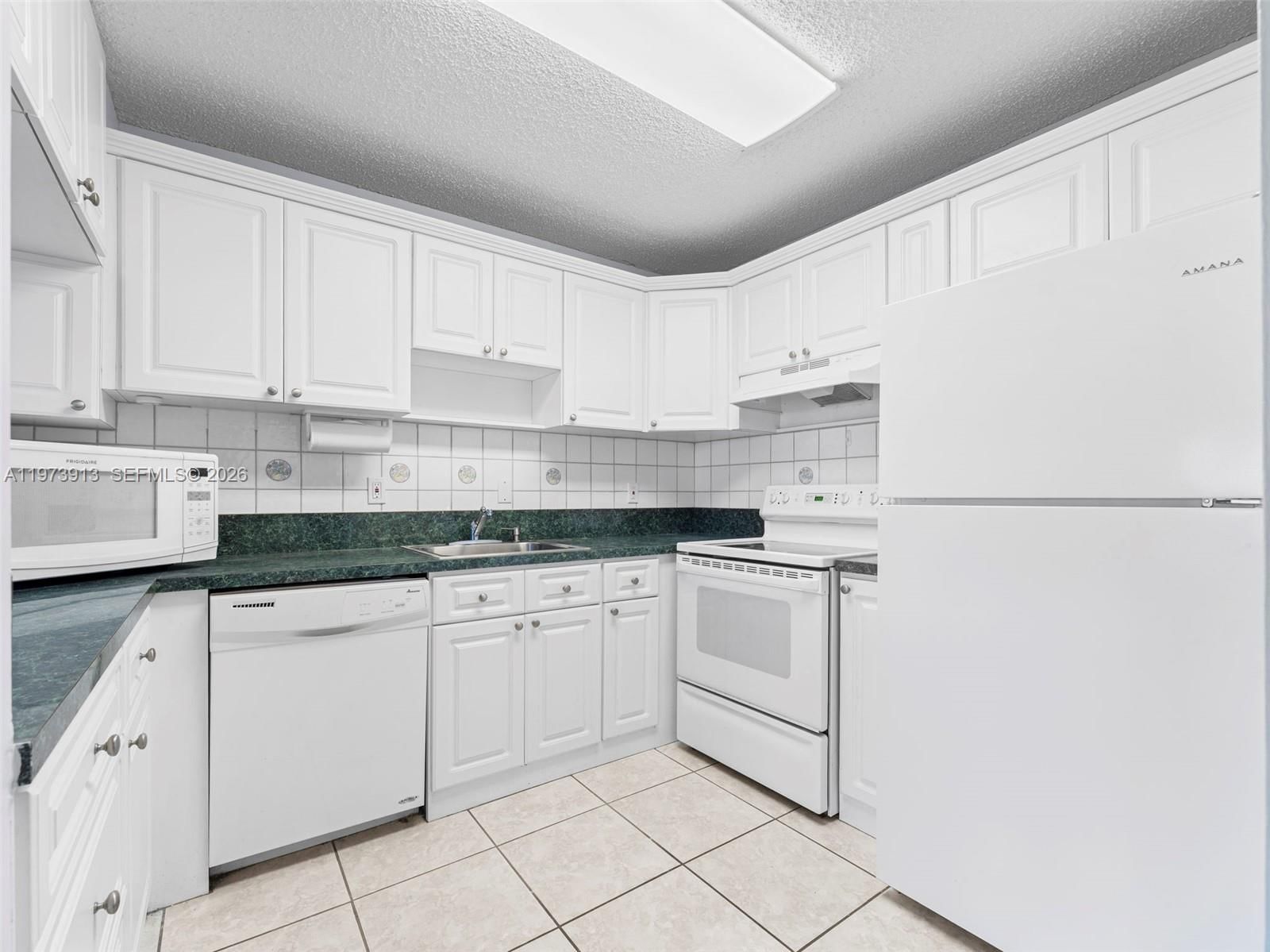 8005 Lake Dr, Unit 408 - 5