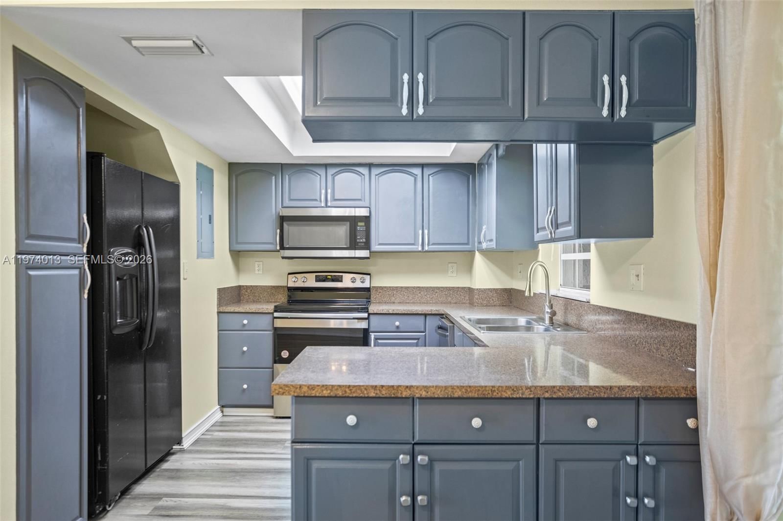 12261 LAKE LOOP RD - 13