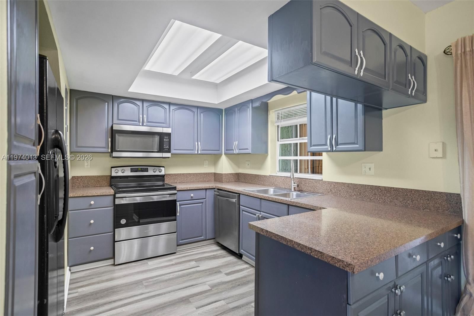 12261 LAKE LOOP RD - 14