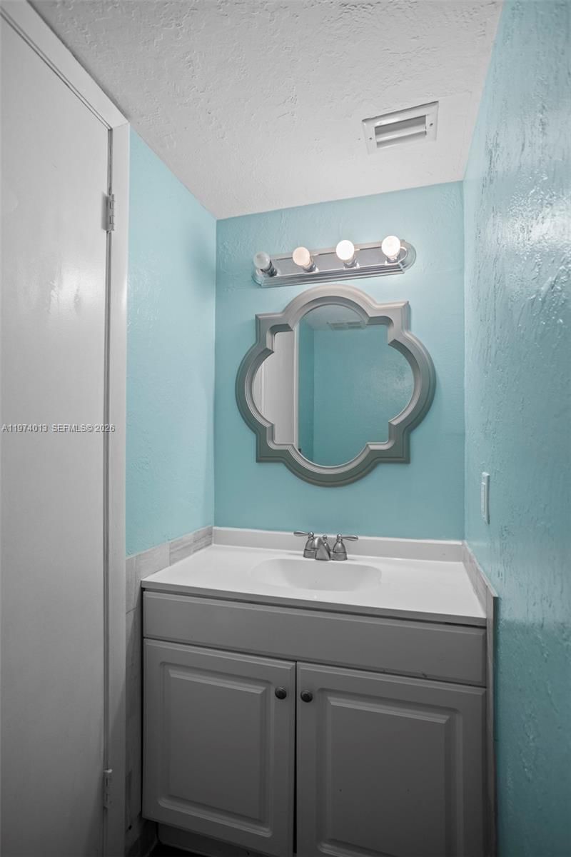 12261 LAKE LOOP RD - 23