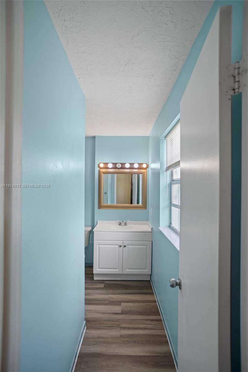 12261 LAKE LOOP RD - 32