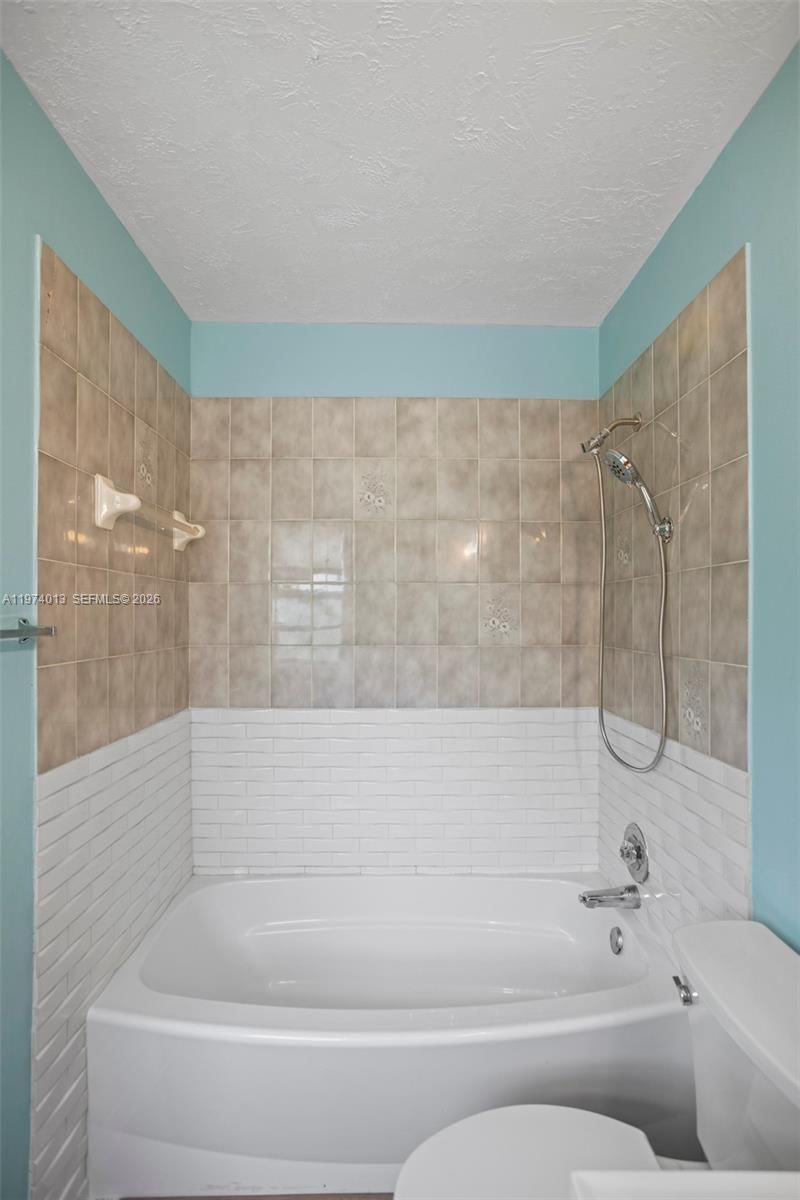 12261 LAKE LOOP RD - 34