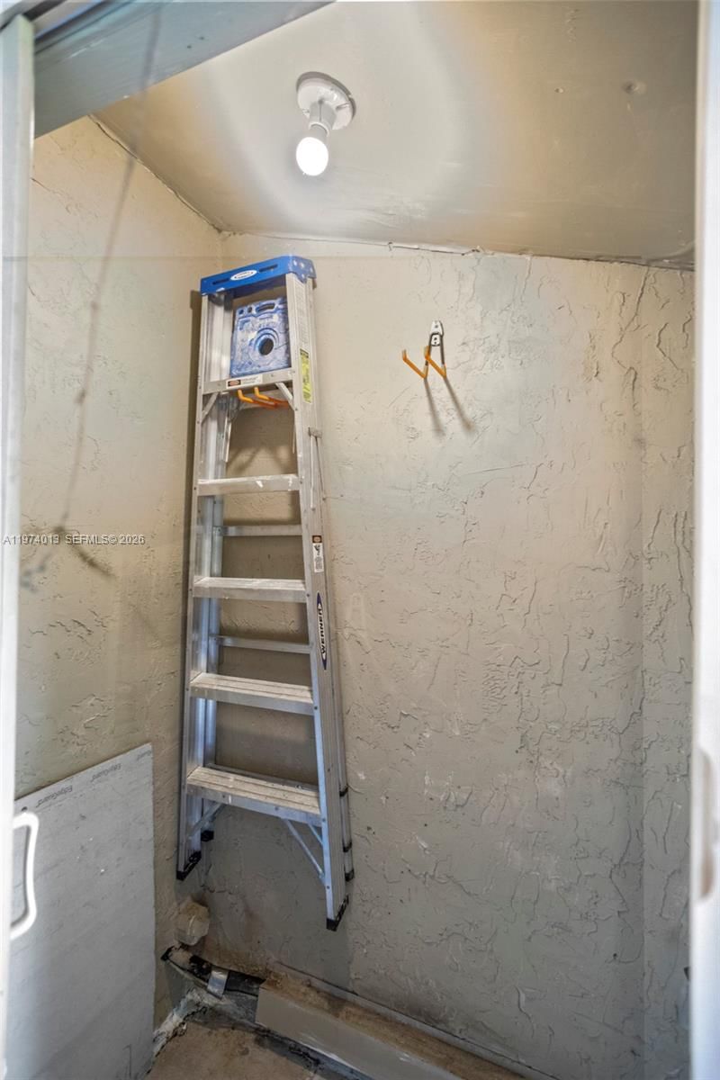 12261 LAKE LOOP RD - 47