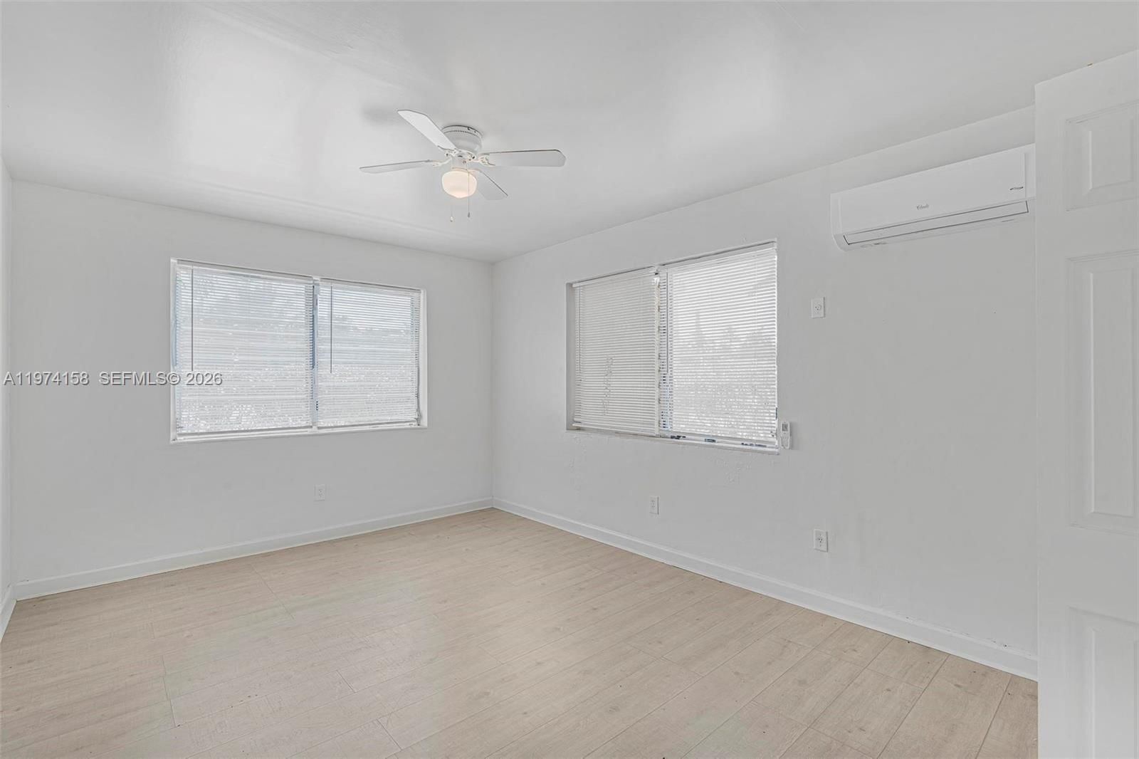 8031 HAWTHORNE AVE - 12