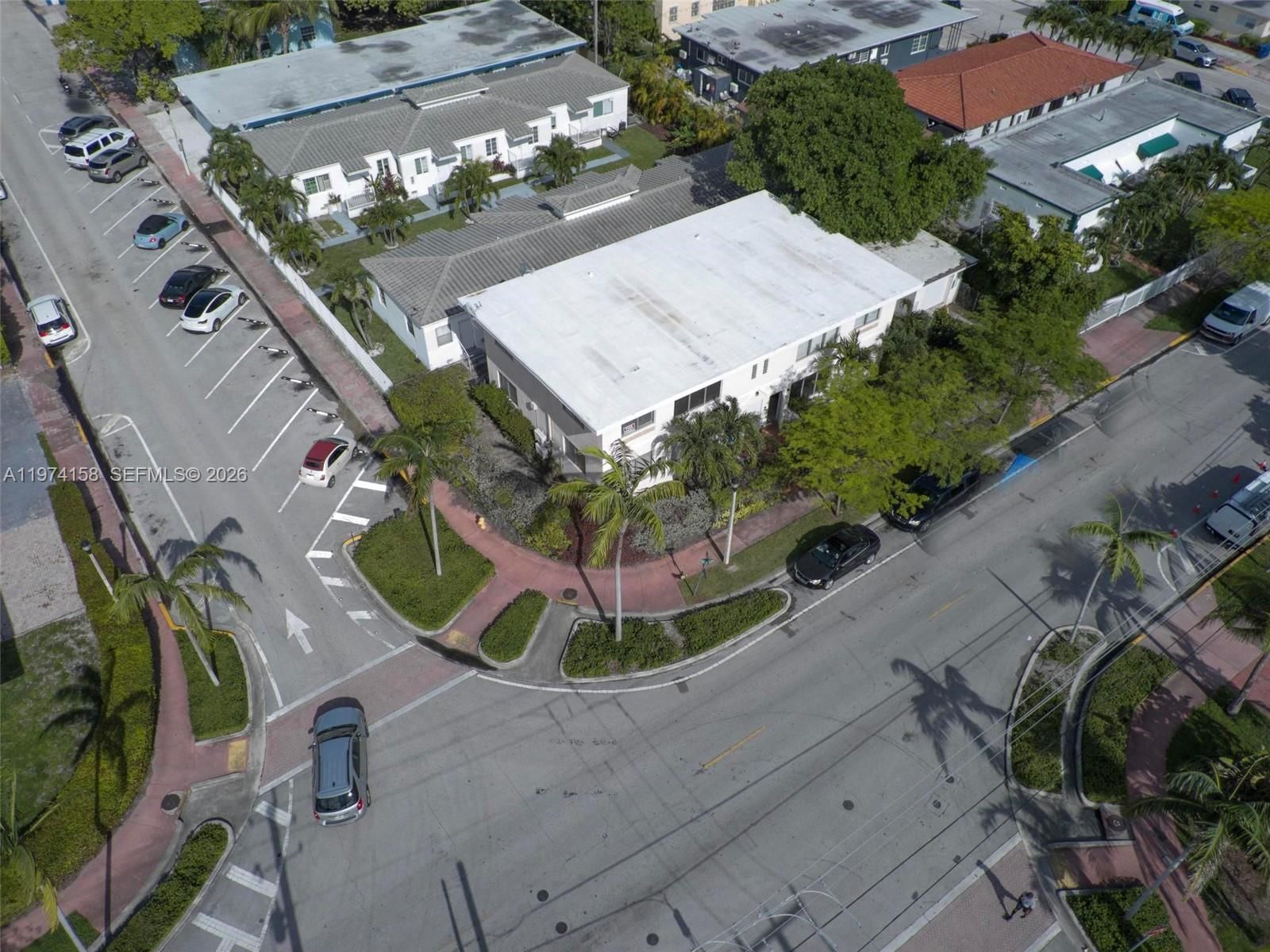 8031 HAWTHORNE AVE - 18