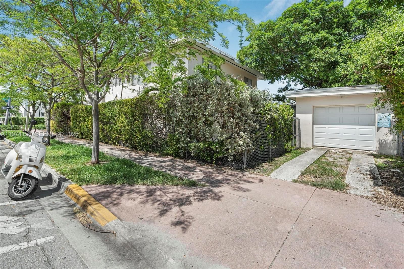 8031 HAWTHORNE AVE - 22