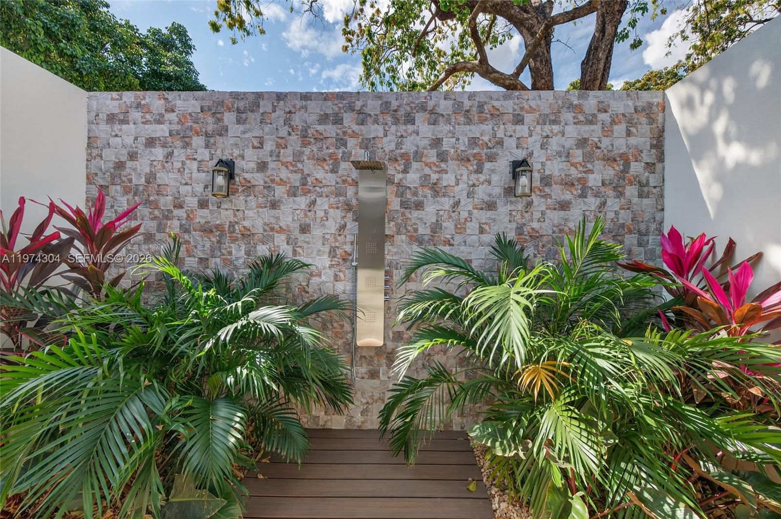 14401 W PALOMINO DR - 33