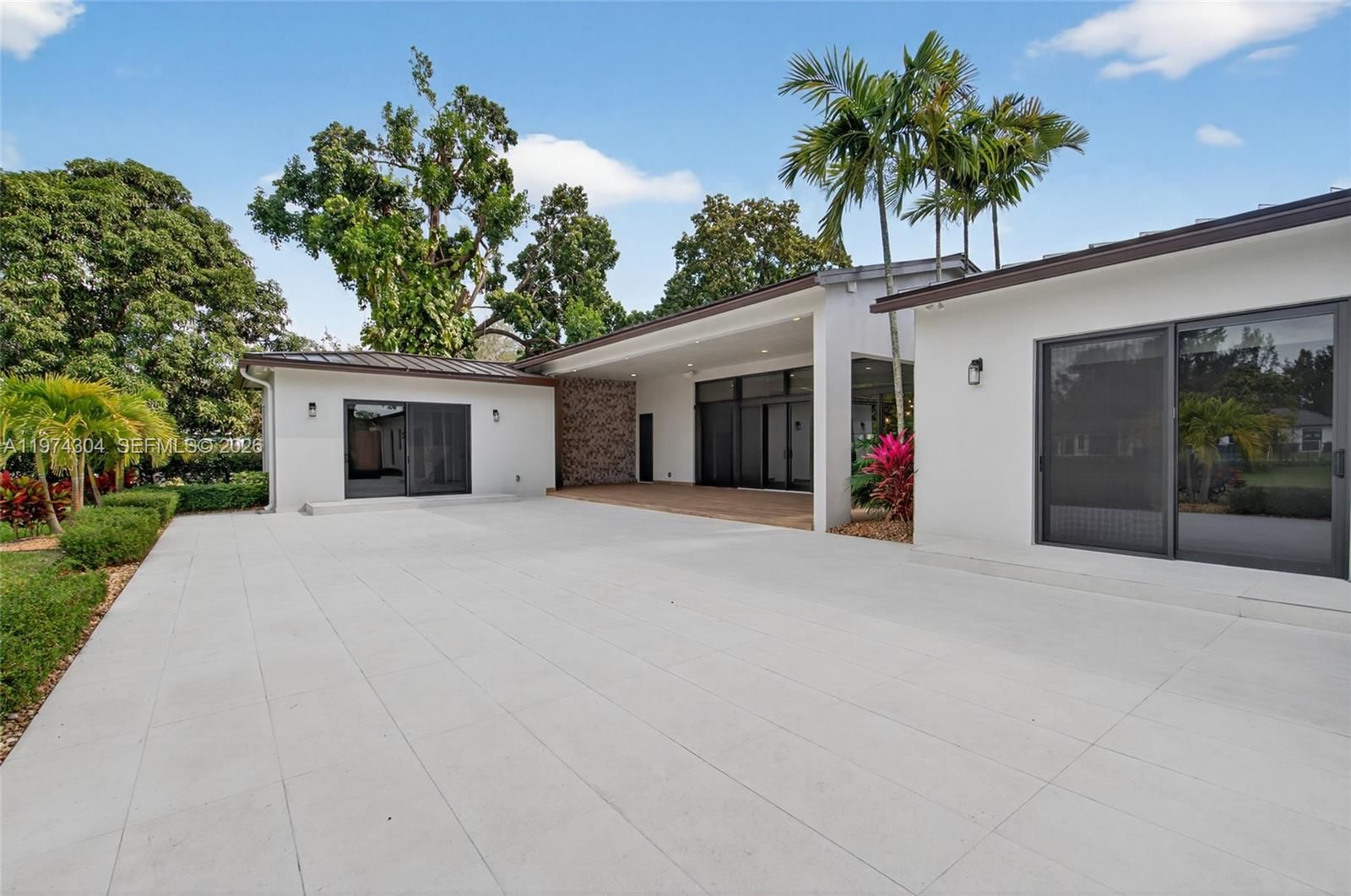 14401 W PALOMINO DR - 48