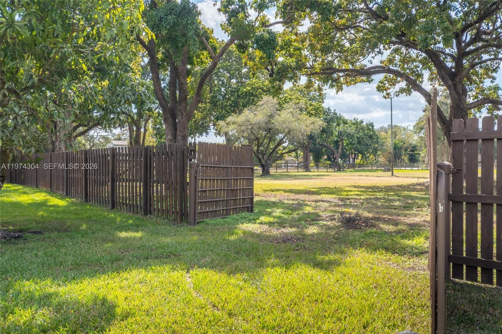 14401 W PALOMINO DR - 58