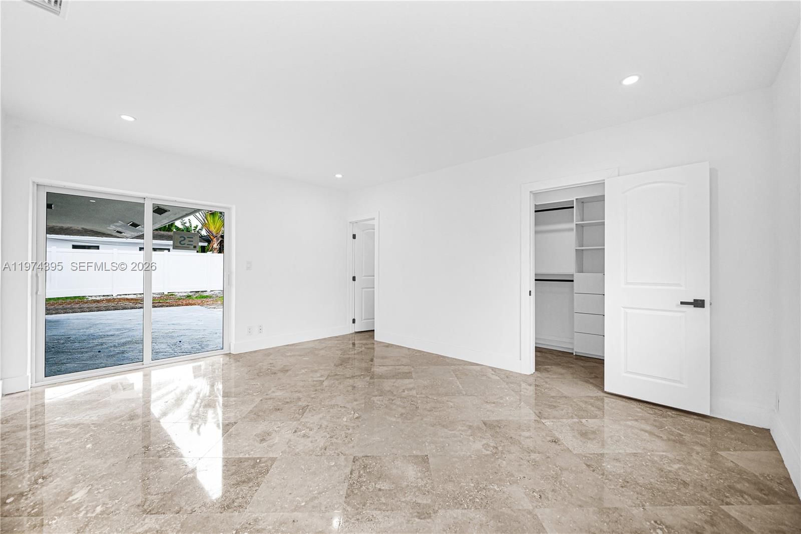 5510 NE 18TH AVE - 24