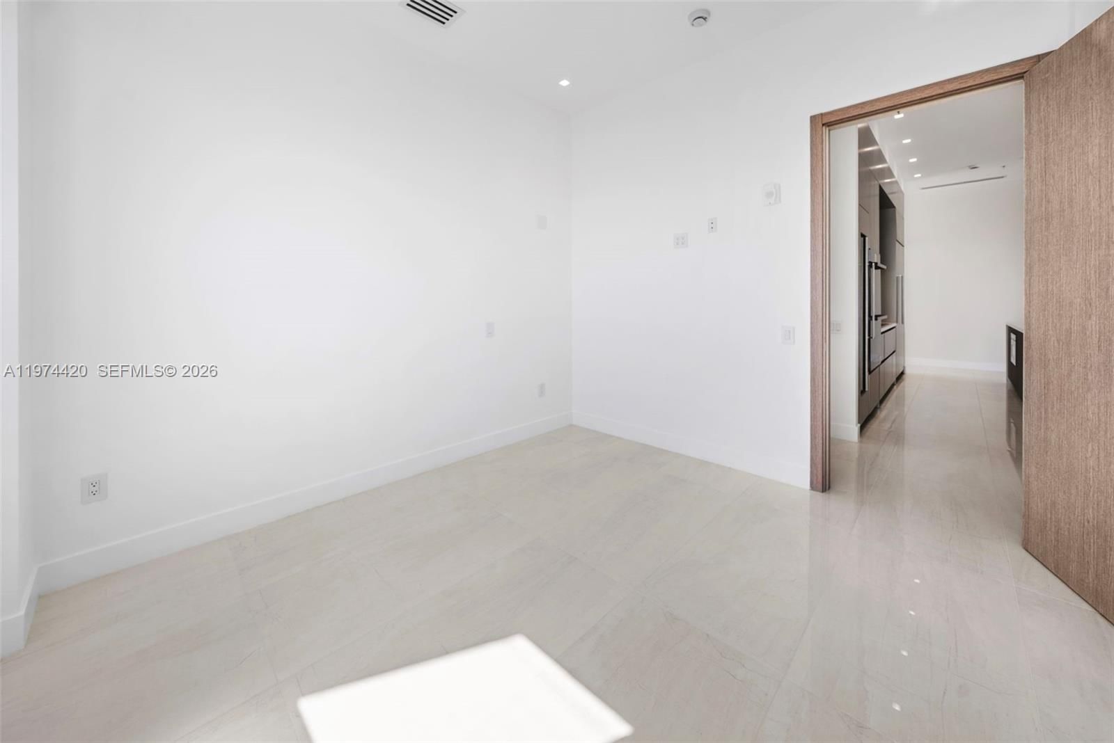 246 NE 6TH AVE, Unit PH - 28