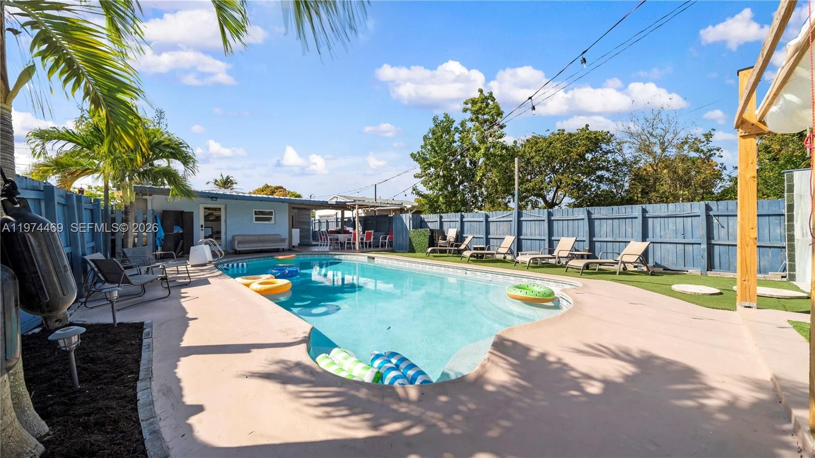 1300 NW 7th Ave - 28