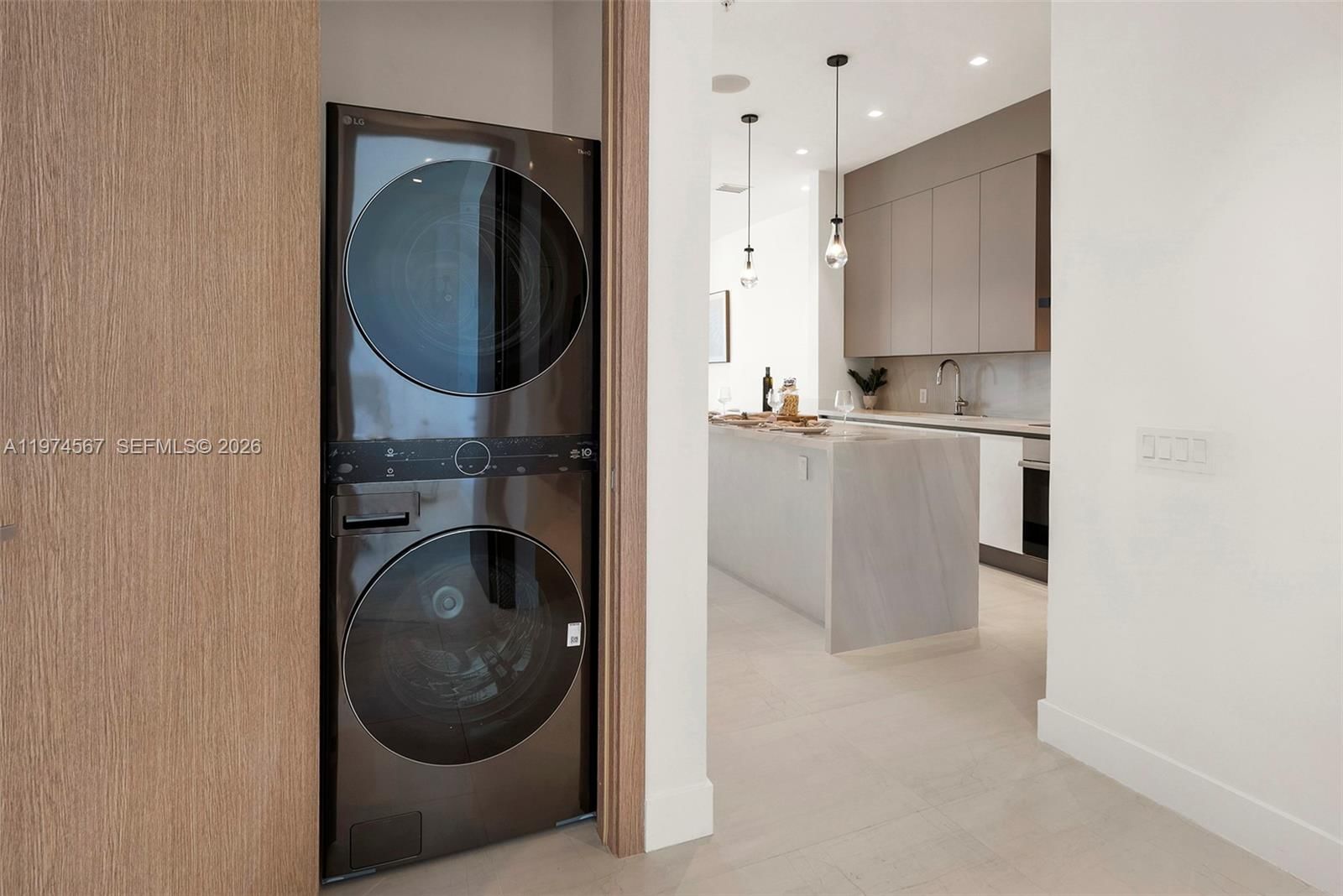 246 SE 6TH AVE, Unit 302 - 25