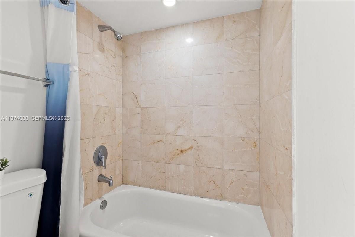 6917 COLLINS AVE, Unit 1512 - 17