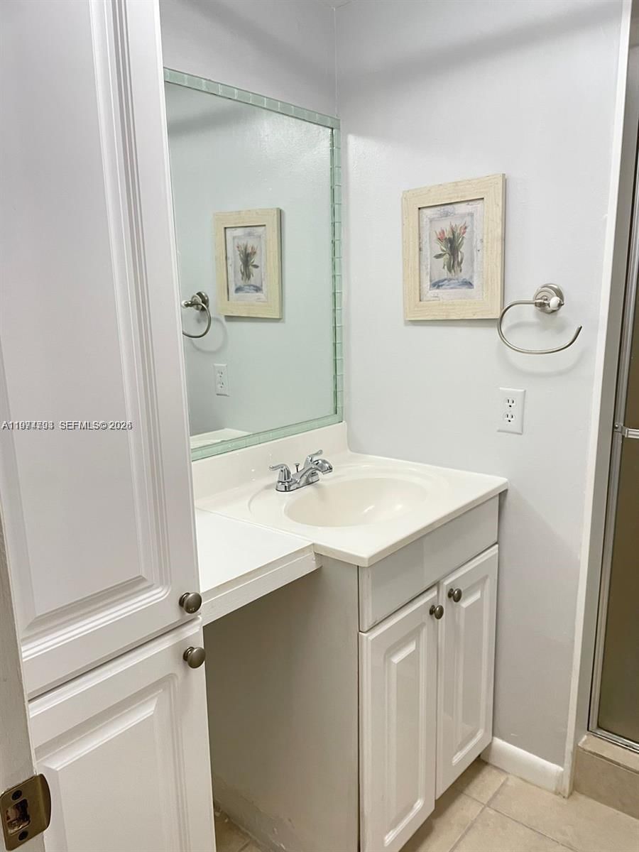 9001 SUNRISE LAKES BLVD, Unit 109 - 11