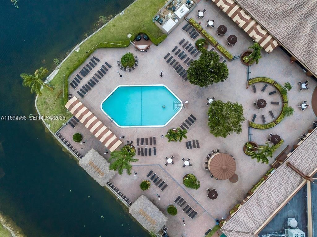 9001 SUNRISE LAKES BLVD, Unit 109 - 20