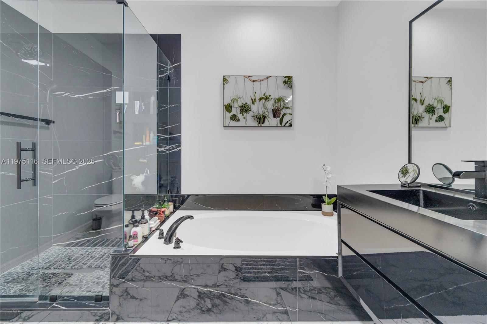 1019 W LONGPORT CIR, Unit 5A - 18