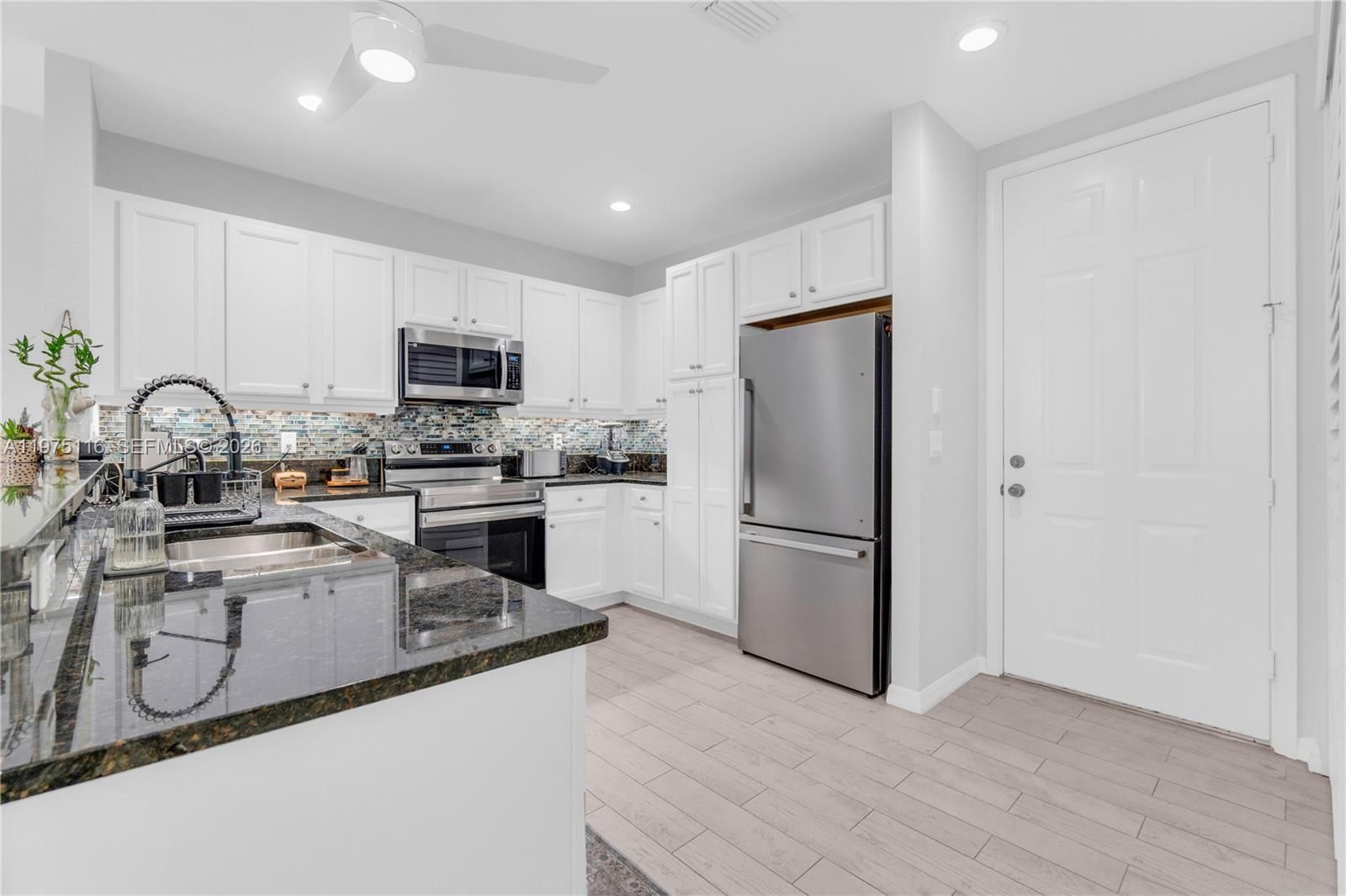 1019 W LONGPORT CIR, Unit 5A - 5