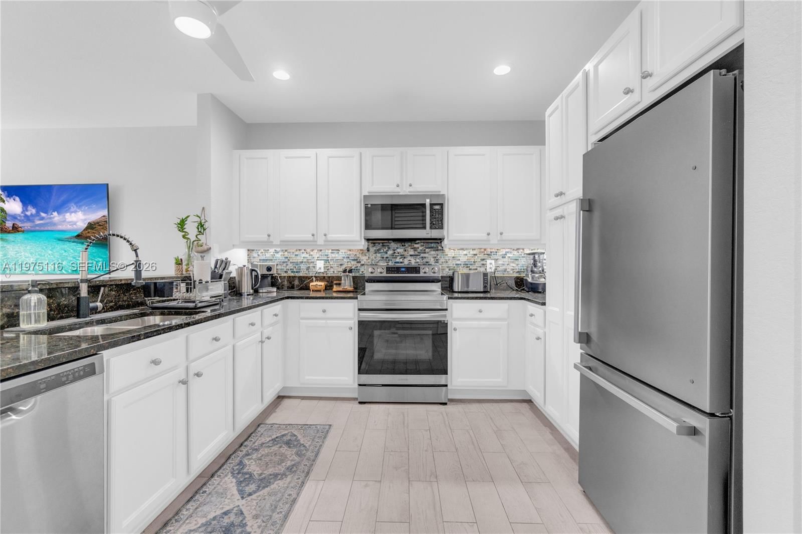 1019 W LONGPORT CIR, Unit 5A - 6