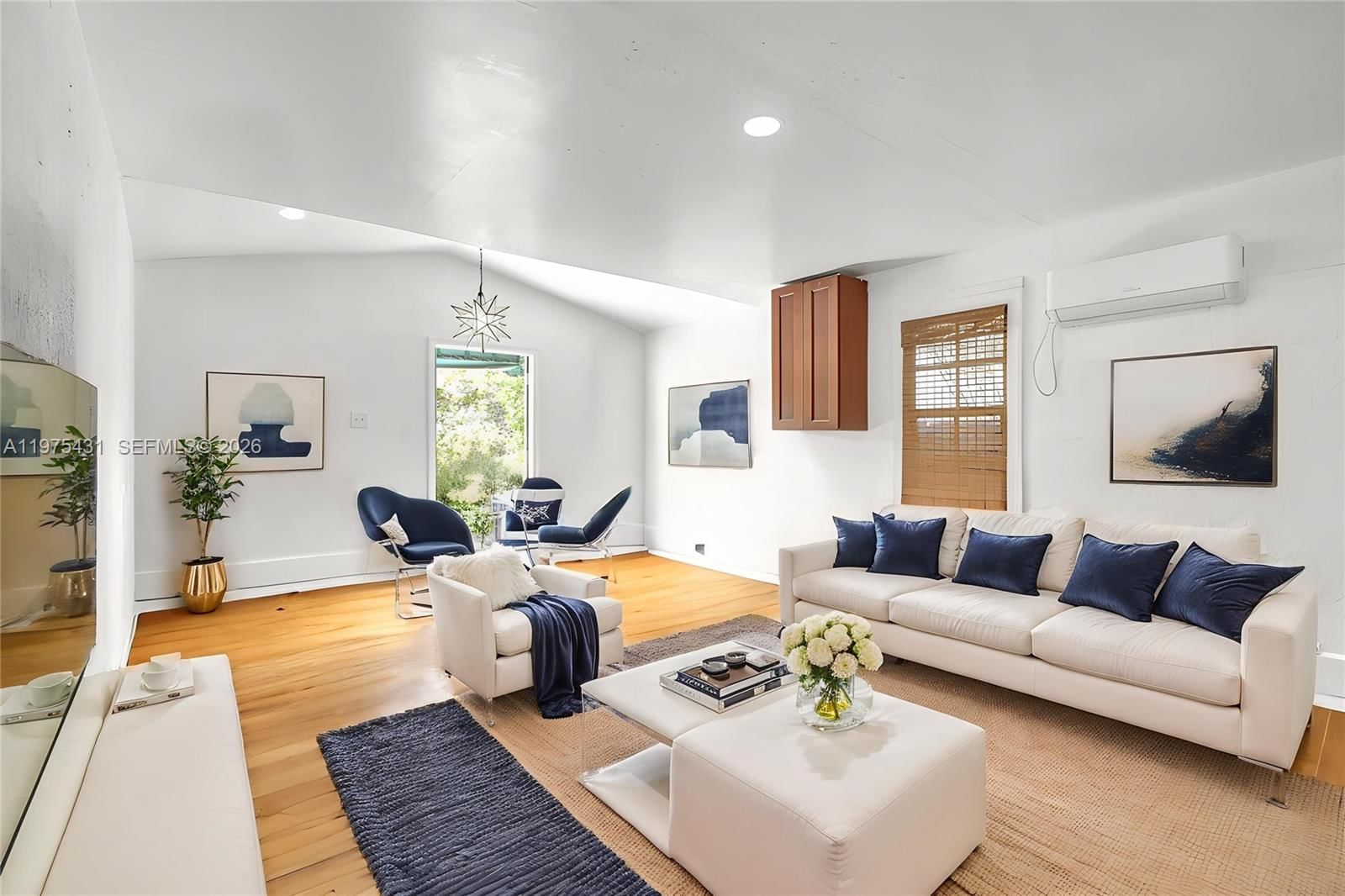 11809 NE 1st Ave - 11