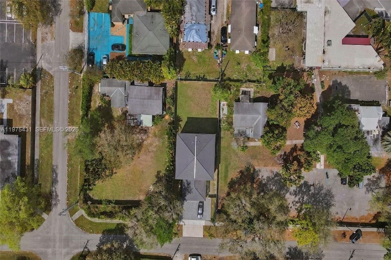 11809 NE 1st Ave - 32