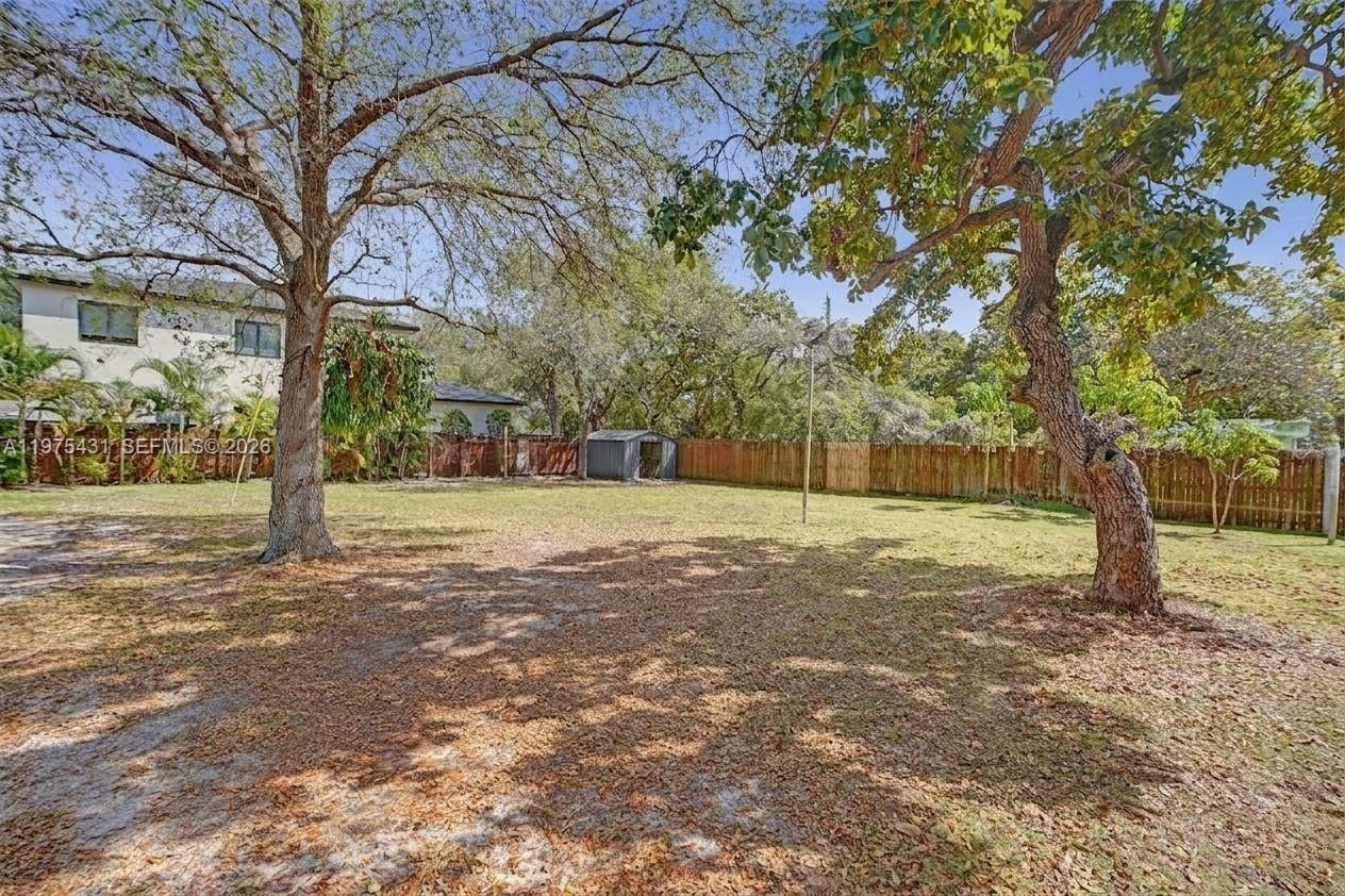 11809 NE 1st Ave - 39