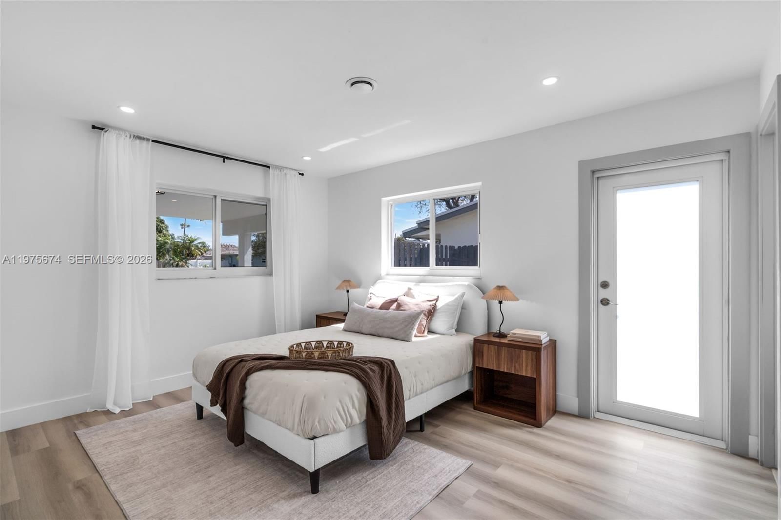 4401 NE 13th Ave - 13