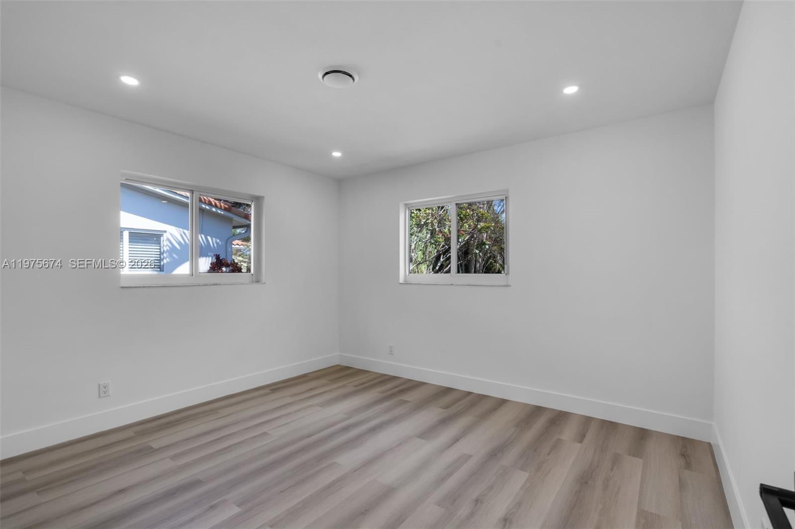 4401 NE 13th Ave - 18