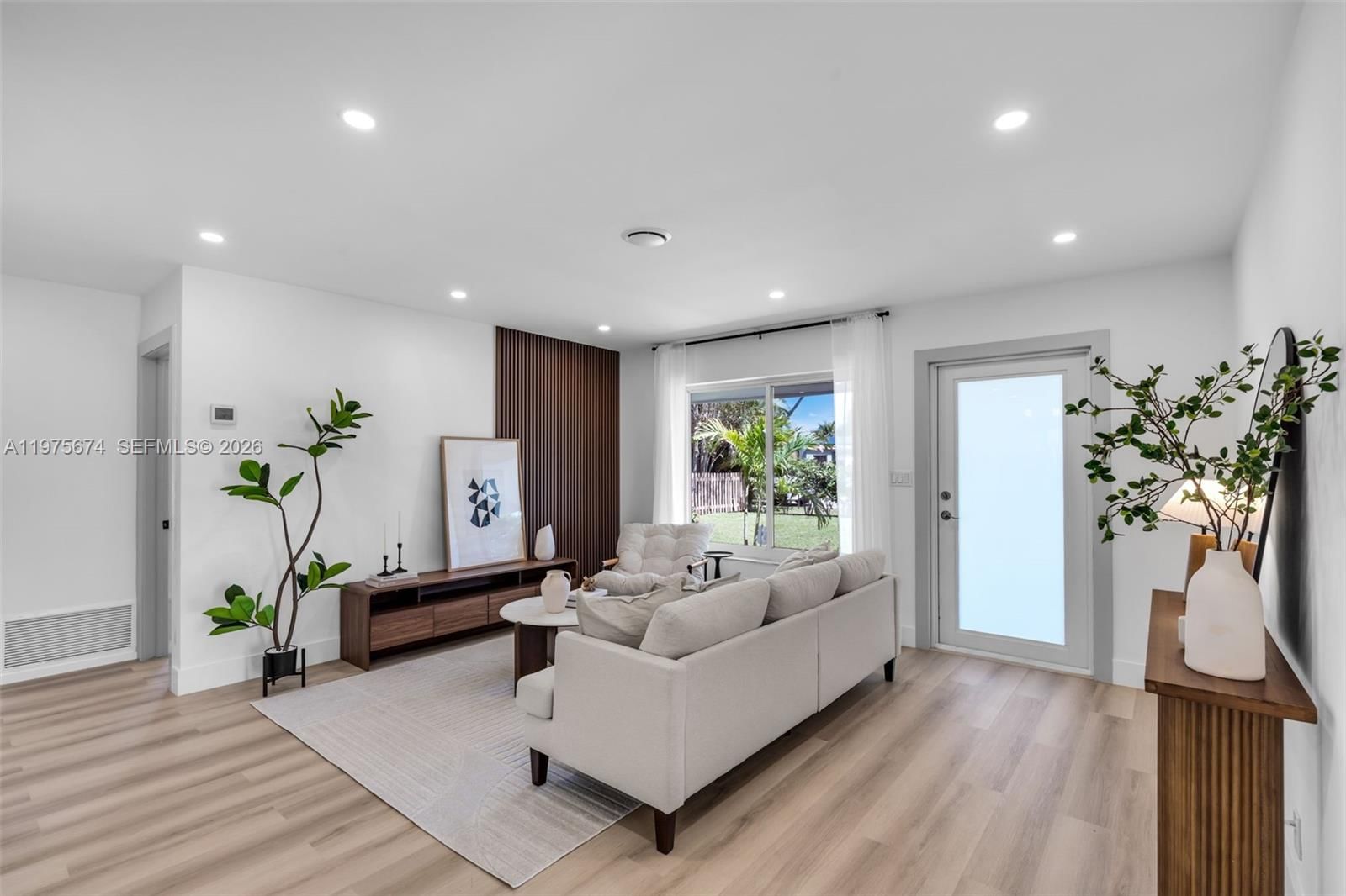 4401 NE 13th Ave - 5