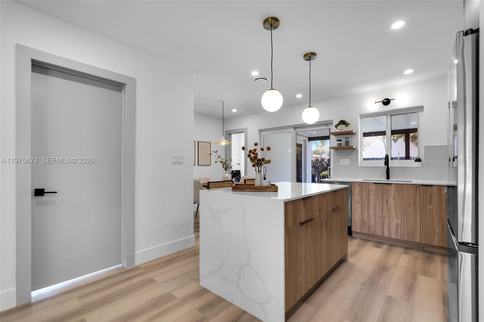 4401 NE 13th Ave - 8