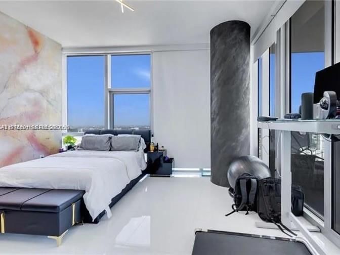 851 NE 1st Ave, Unit 3000 - 11