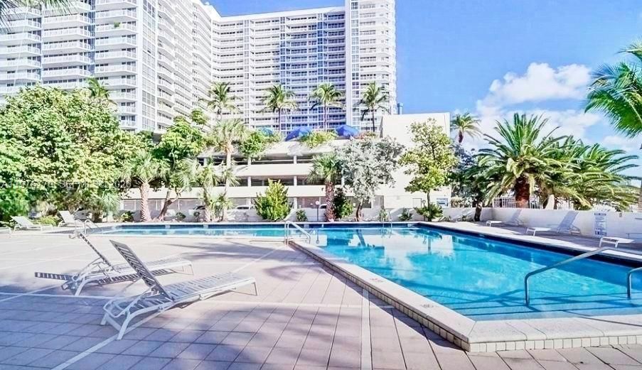 7545 E TREASURE DR, Unit 3I - 1