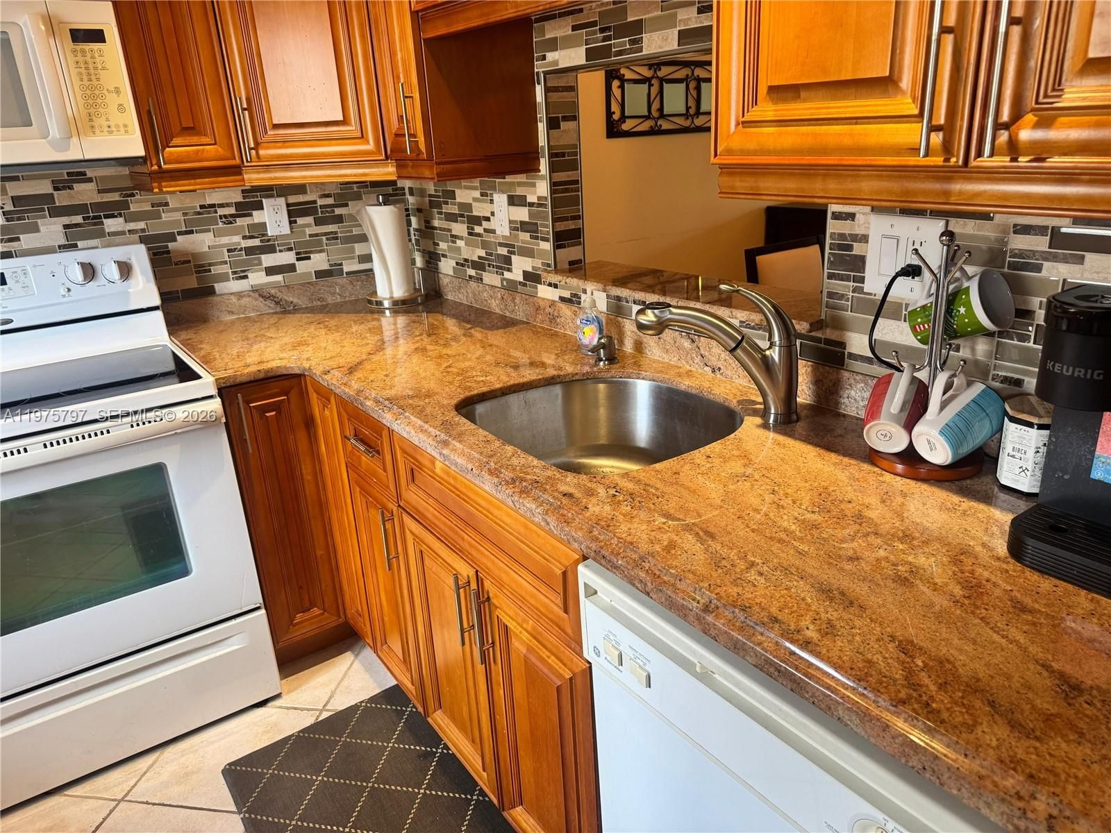 5121 W Oakland Park Blvd, Unit 204 - 7